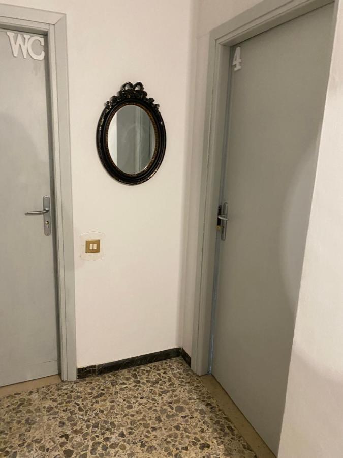 Готель Live In Pisa - 250M Dalla Stazione Centrale Di Піза Екстер'єр фото